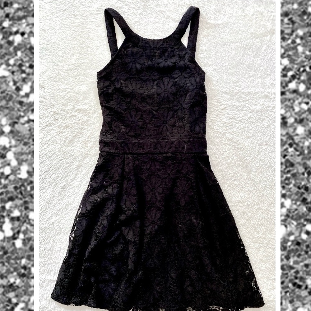 Elegant Black Lace Mini Dress